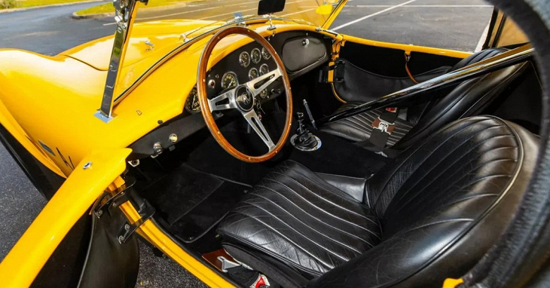 В 150 раз дороже, чем он стоил изначально. За уникальный Shelby Cobra Dragonsnake 1965 просят более 1,5 млн долларов